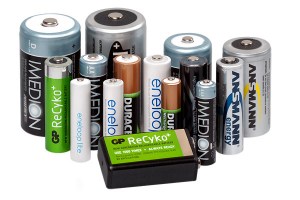 Качественные надежные элементы питания: Зарядные устройства (З/у) для фотоаппаратов и видеокамер, для пальчиковых аккумуляторов AA / AAA, Аккумуляторы пальчиковые AA / AAA 