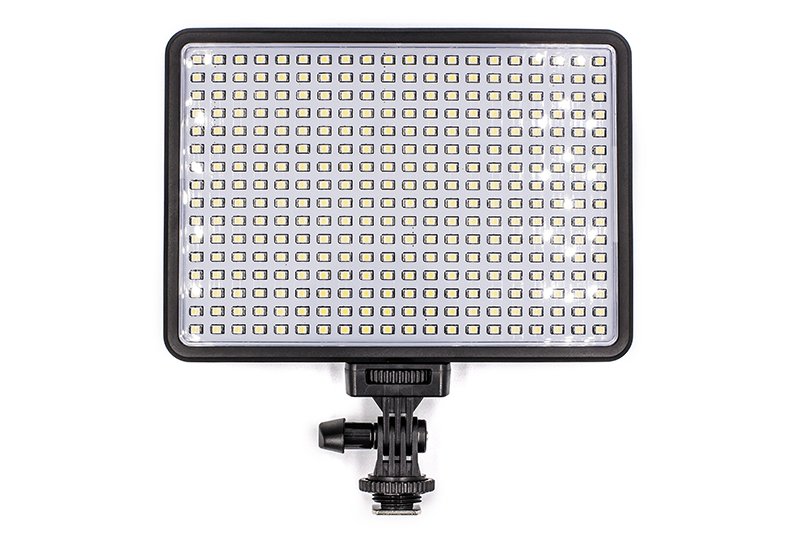 Накамерный свет PowerPlant LED 320l