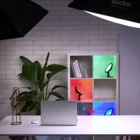 led-svet-cl10-dlja-veb-transljatsij-rgb-godox-fotofox.com.ua-4.jpg