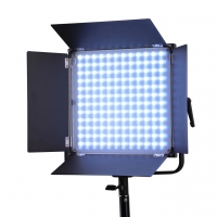 postijne-svitlo-visico-ft-650r-rgb-fotofox-1.jpg
