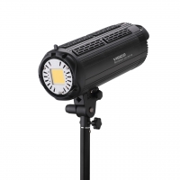 postijne-svitlo-visico-led-150t-iii-fotofox-7.jpg