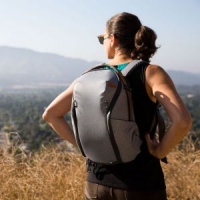 ryukzak-peak-design-everyday-backpack-zip-15l-ash-bedbz-15-as-2-fotofox.com.ua-9.jpg