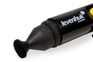 chistyashchij-karandashch-levenhuk-cleaning-pen-lp10-fotofox.com.ua-2