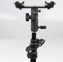 derzhatel-dlya-dvukh-vspyshek-accpro-ls-31-fotofox.com.ua-7