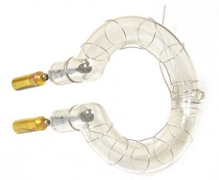 lampa-impulsnaya-dlya-vspyshek-hyundae-photonics-at8001-fotofox.com.ua7