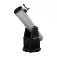 Телескоп Arsenal - GSO 203/1200 CRF, Добсон, 8'', серебристая труба - мощный 8-дюймовый рефлектор Ньютона на монтировке Добсона, один из наиболее популярных телескопов среди любилетей астрономии. Великолепная оптика и надежная конструкция.