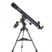 Телескоп Celestron AstroMaster 90EQ - качественный 90мм рефрактор-ахромат на экваториальной монтировке немецкого типа с ручками микрометрического наведения по обеим осям и координатными кругами. Отлично подходит для наблюдения за небесными светилами. 